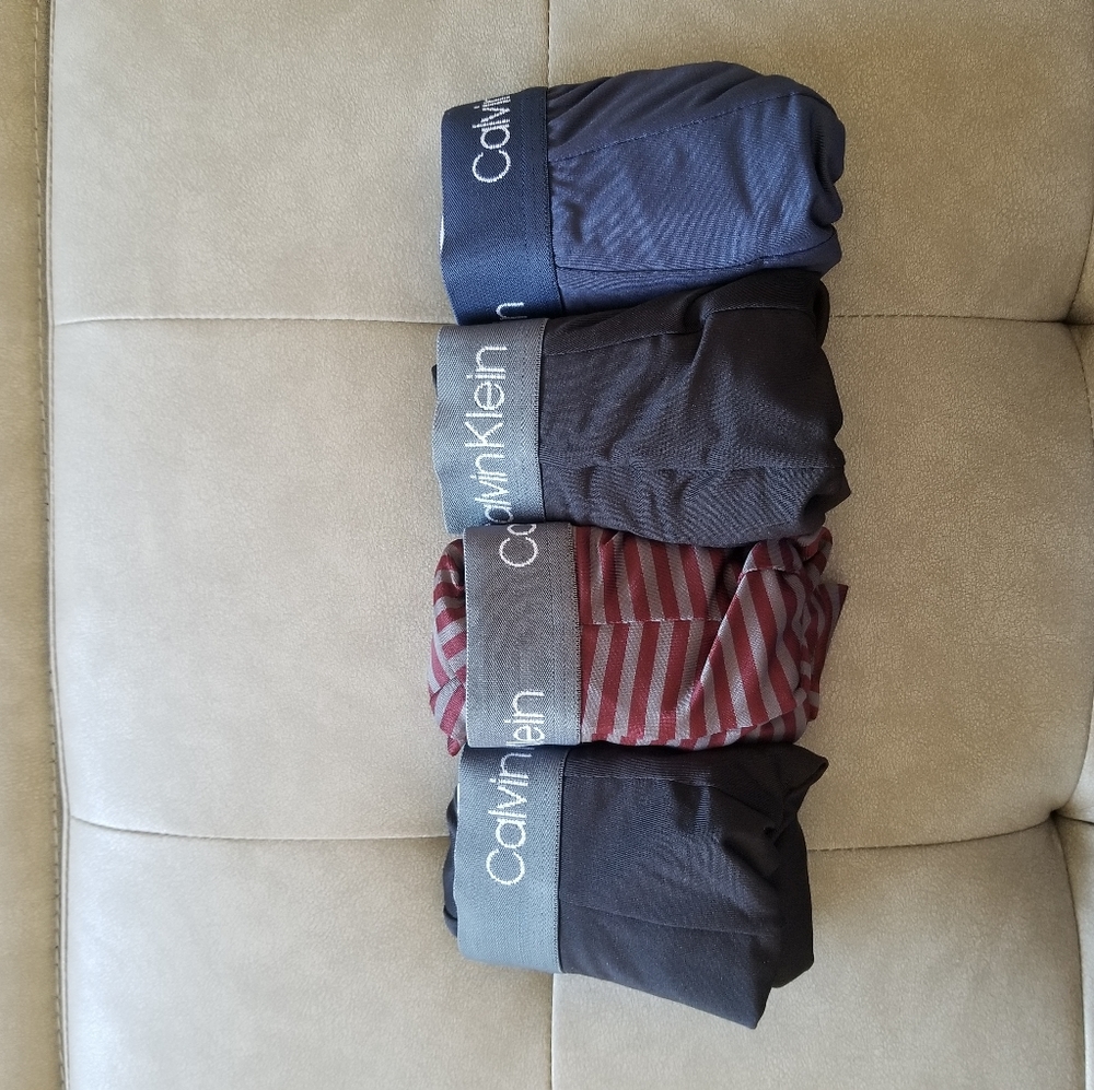 Calvin Klein Men's Microfiber Boxer Breifs 4 Pack - Picture 3 of 3